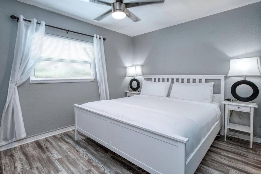 Sunset Beach Suites At Madeira Beach! Pet Friendly With Summer Breezes! - Suite 6 St. Pete Beach Extérieur photo