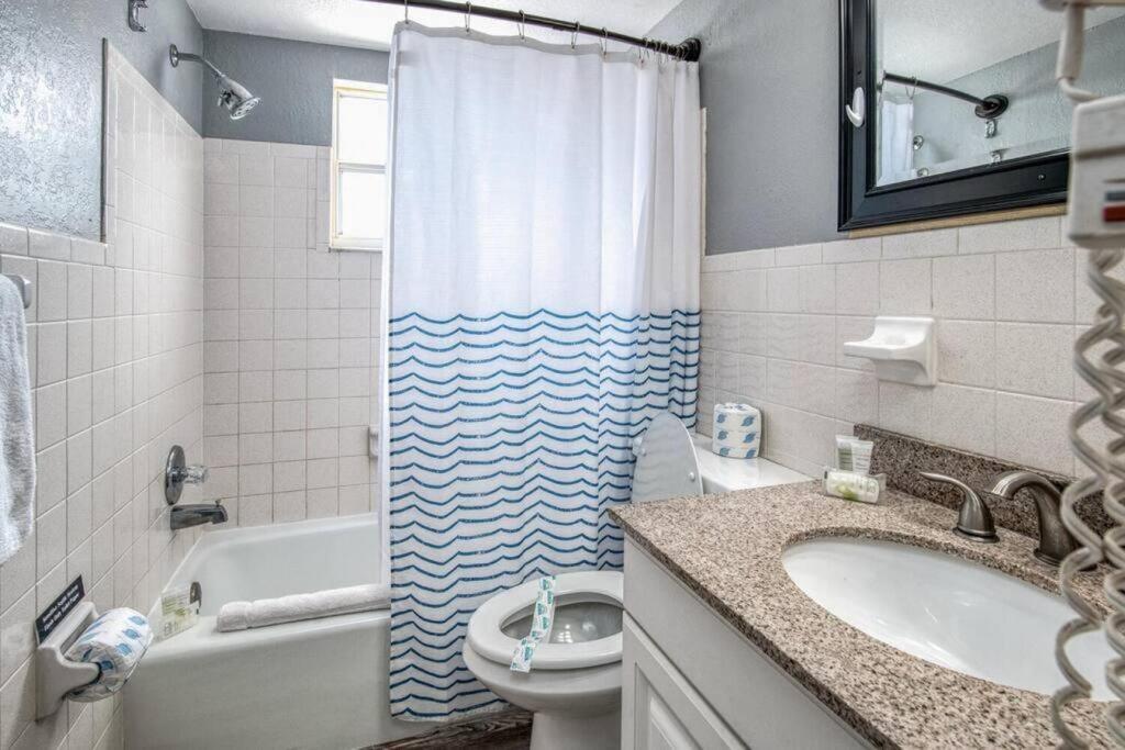 Sunset Beach Suites At Madeira Beach! Pet Friendly With Summer Breezes! - Suite 6 St. Pete Beach Extérieur photo