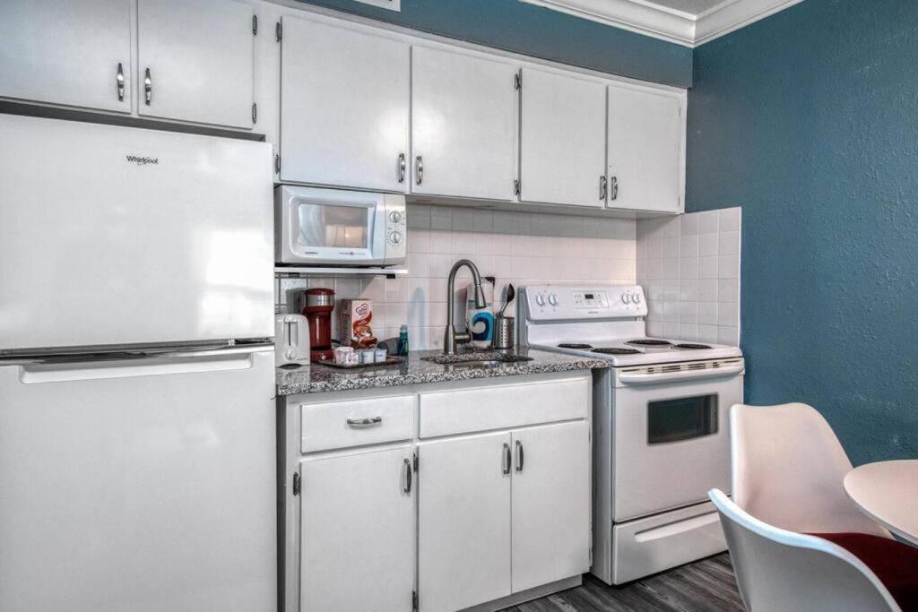 Sunset Beach Suites At Madeira Beach! Pet Friendly With Summer Breezes! - Suite 6 St. Pete Beach Extérieur photo
