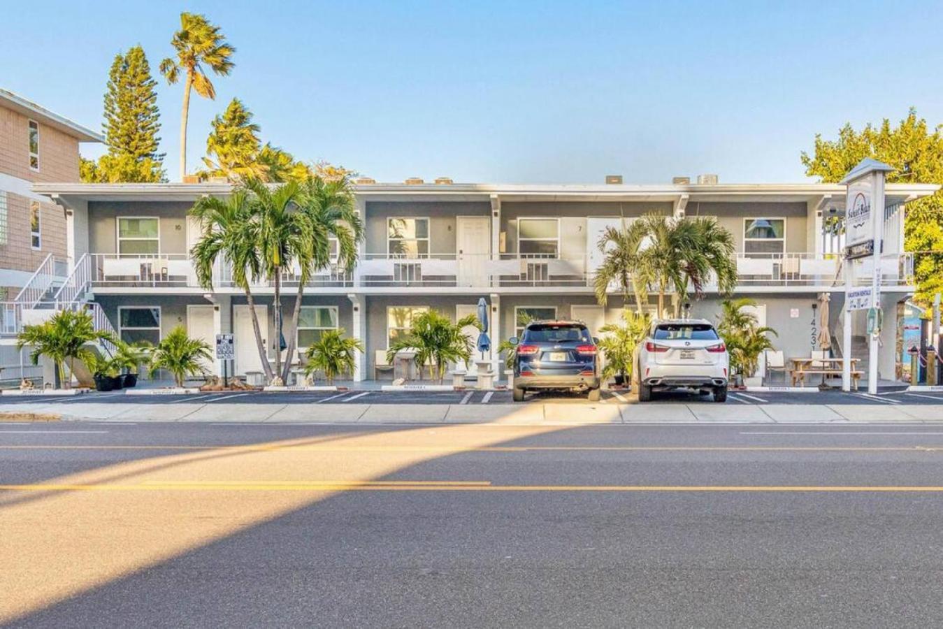 Sunset Beach Suites At Madeira Beach! Pet Friendly With Summer Breezes! - Suite 6 St. Pete Beach Extérieur photo